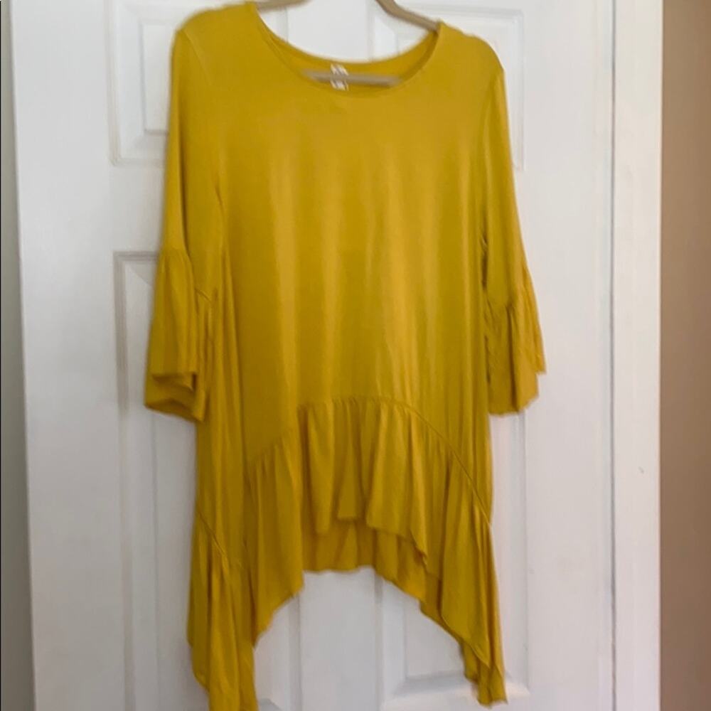 Heathmoor NWT women’s  S yellow tunic top